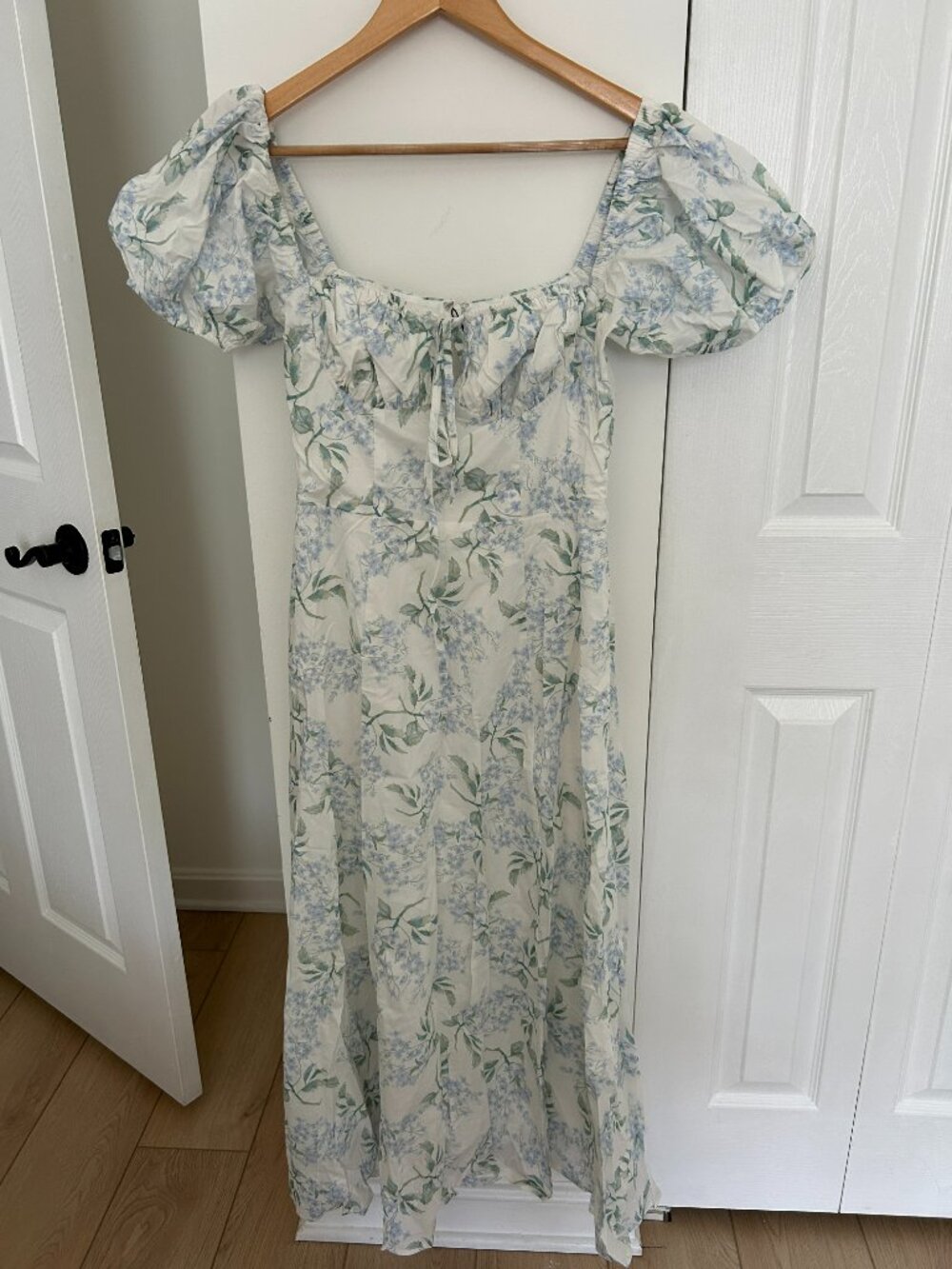 Mable Light Blue Floral Puff Sleeve Maxi Dress (Medium) - Picture 2 of 4
